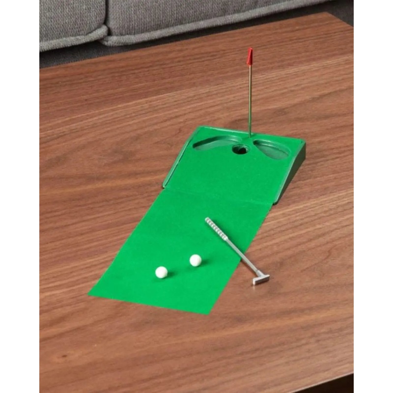 Harvey's Bored Games - Mini Desktop Golf
