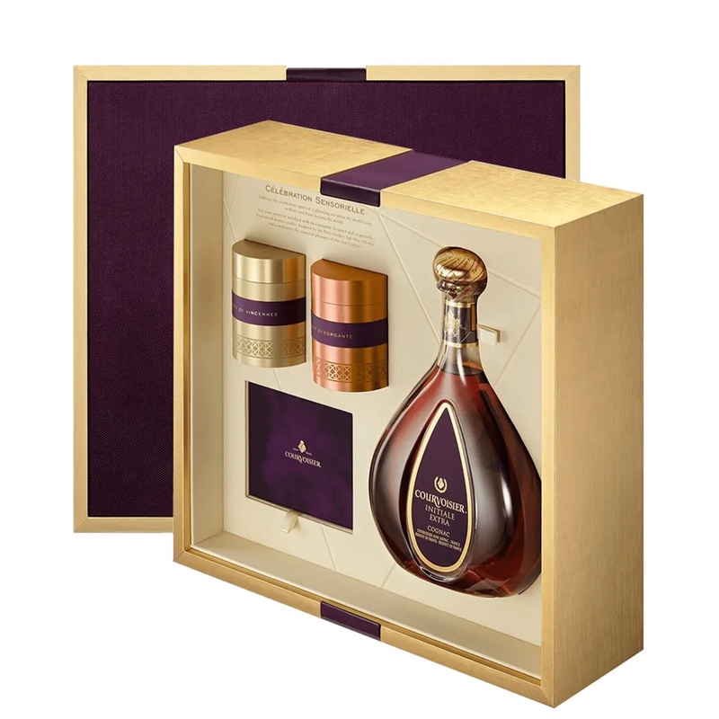 Courvoisier Initiale Extra Gift Box, 70 cl